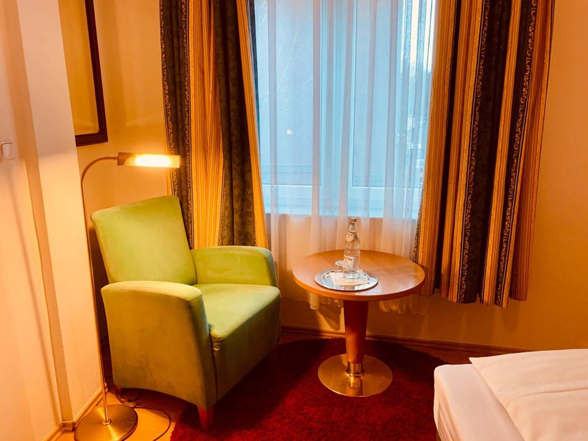 Hotel Gasthaus Zur Eule Кельн Екстер'єр фото