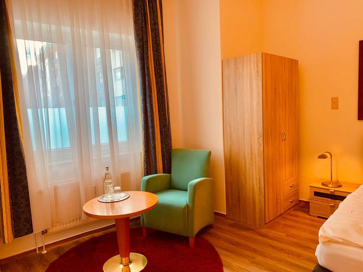 Hotel Gasthaus Zur Eule Кельн Екстер'єр фото