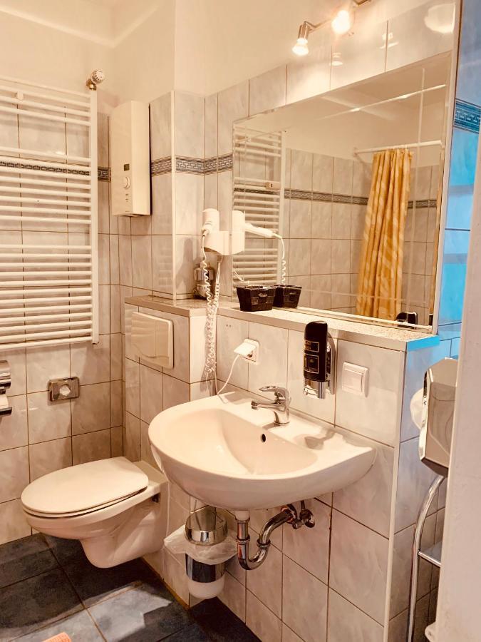 Hotel Gasthaus Zur Eule Кельн Екстер'єр фото